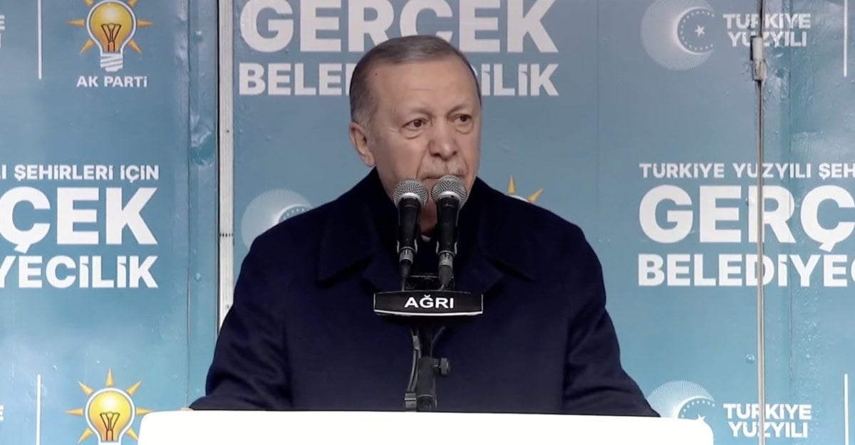 1710420611 604 Cumhurbaskani Erdogan Agrida coskulu bir kalabalik tarafindan karsilandi