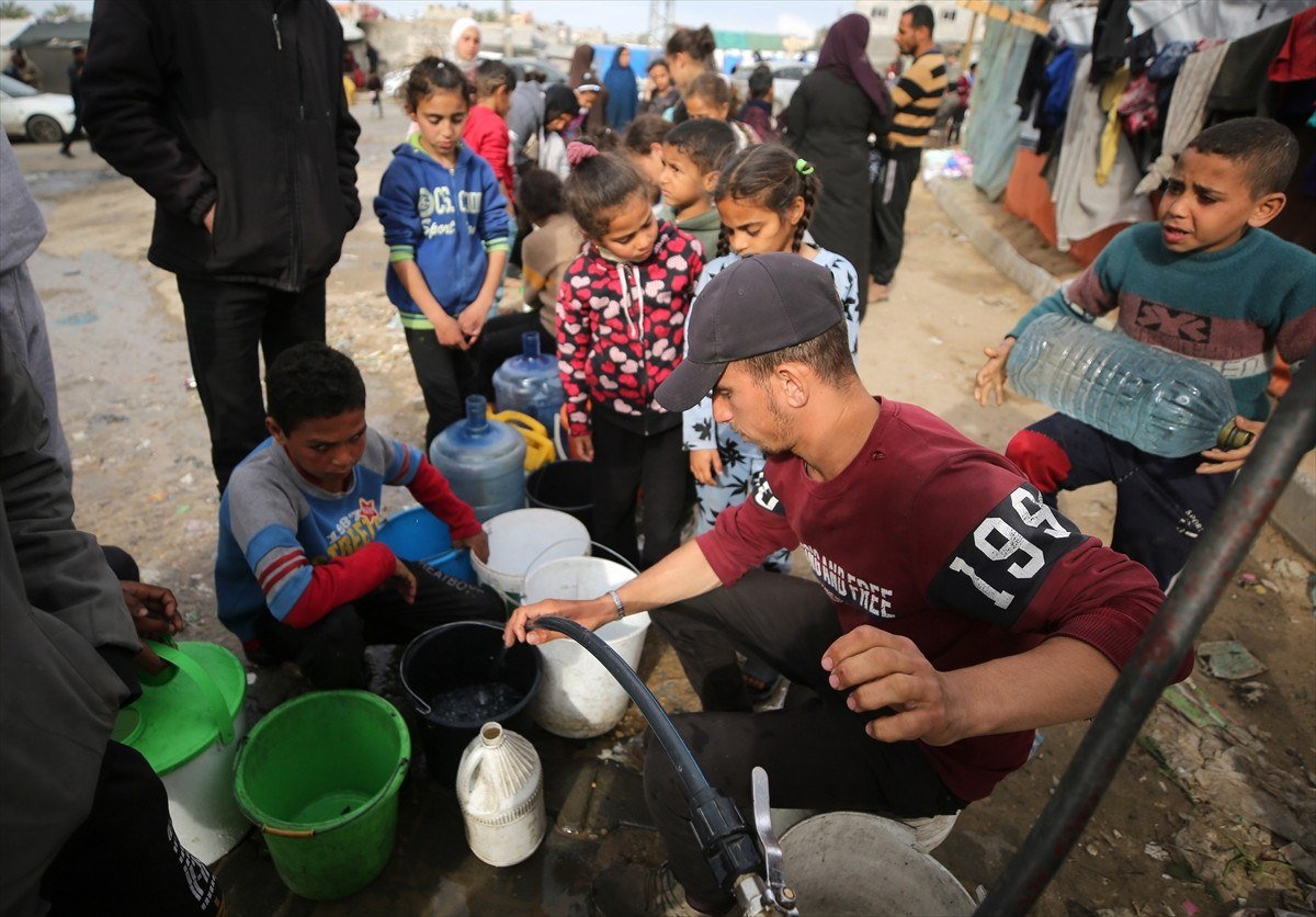 1710775515 34 DSO Gazzede insanlar acliktan oluyor