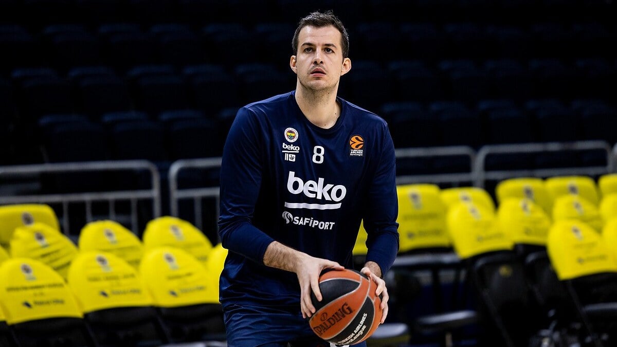 Eski Fenerbahceli Nemanja Bjelica basketbolu birakti